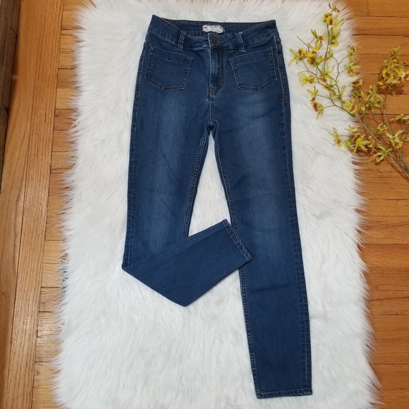 Free People Denim - FREE PEOPLE Medium Blue Skinny jeans SIZE W27, With Pockets.